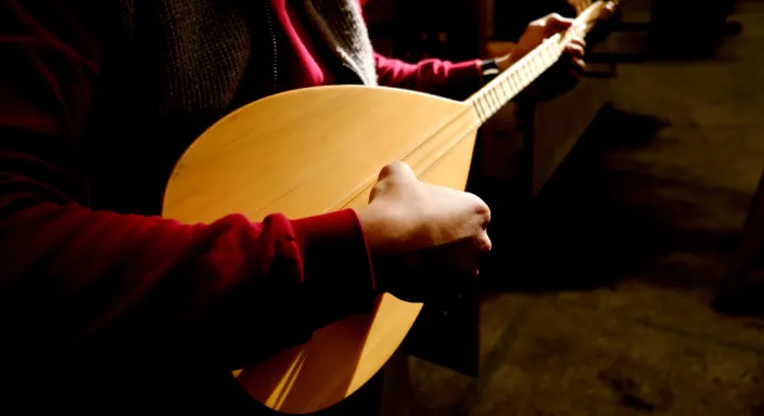 Bağlamanın Tarihi: Kopuz'dan Günümüze Anadolu'nun Bin Yıllık Sesi