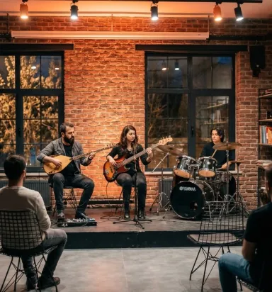 Bağlama Hangi Müzik Türlerinde Kullanılır? Anadolu'dan Evrensel Sahneye