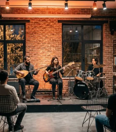 Bağlama Hangi Müzik Türlerinde Kullanılır? Anadolu'dan Evrensel Sahneye
