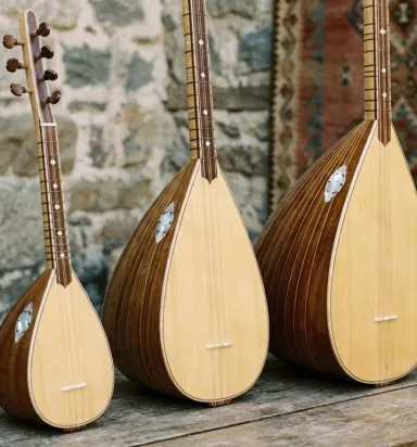 Bağlamanın Diğer Adı Nedir? Anadolu’nun Tınısındaki İsimler ve Kökenler