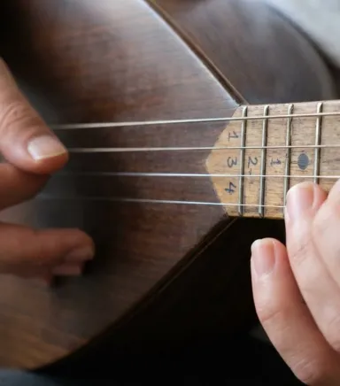 Evde Kendi Kendine Bağlama Öğrenilir mi? 2026 Başarı ve Uygulama Haritası