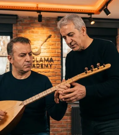 Yetişkinler İçin Bağlama Öğrenme Teknikleri: Profesyonel Bir Yol Haritası